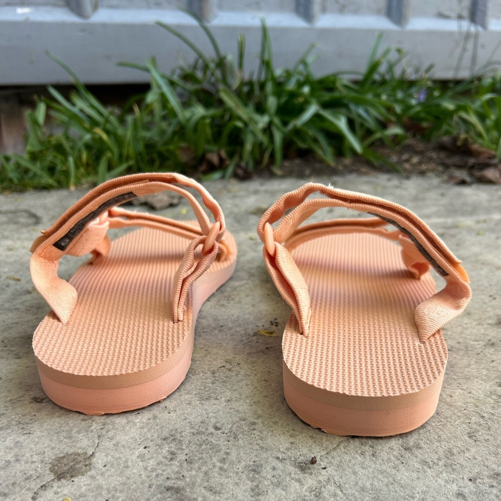 Teva universal slide sandals, BNWOT, size 10