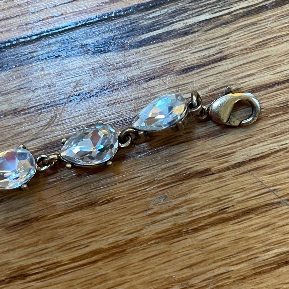 Tear Drop Shaped Gem Bracelet