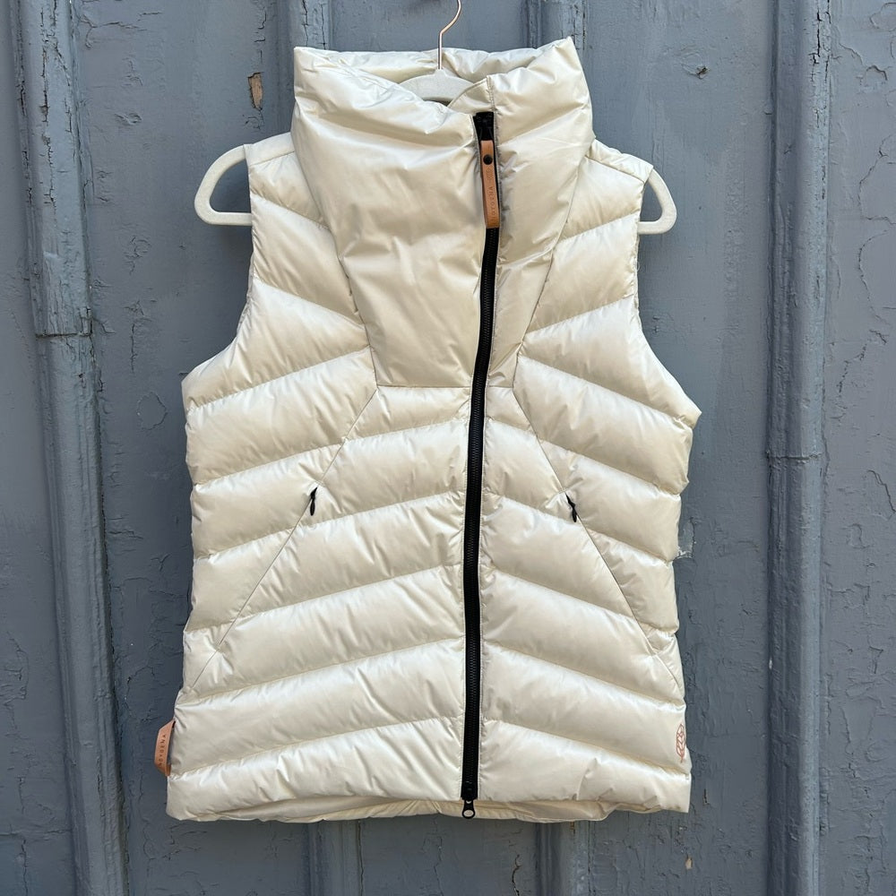Indygena White Papluma Down Vest, size S