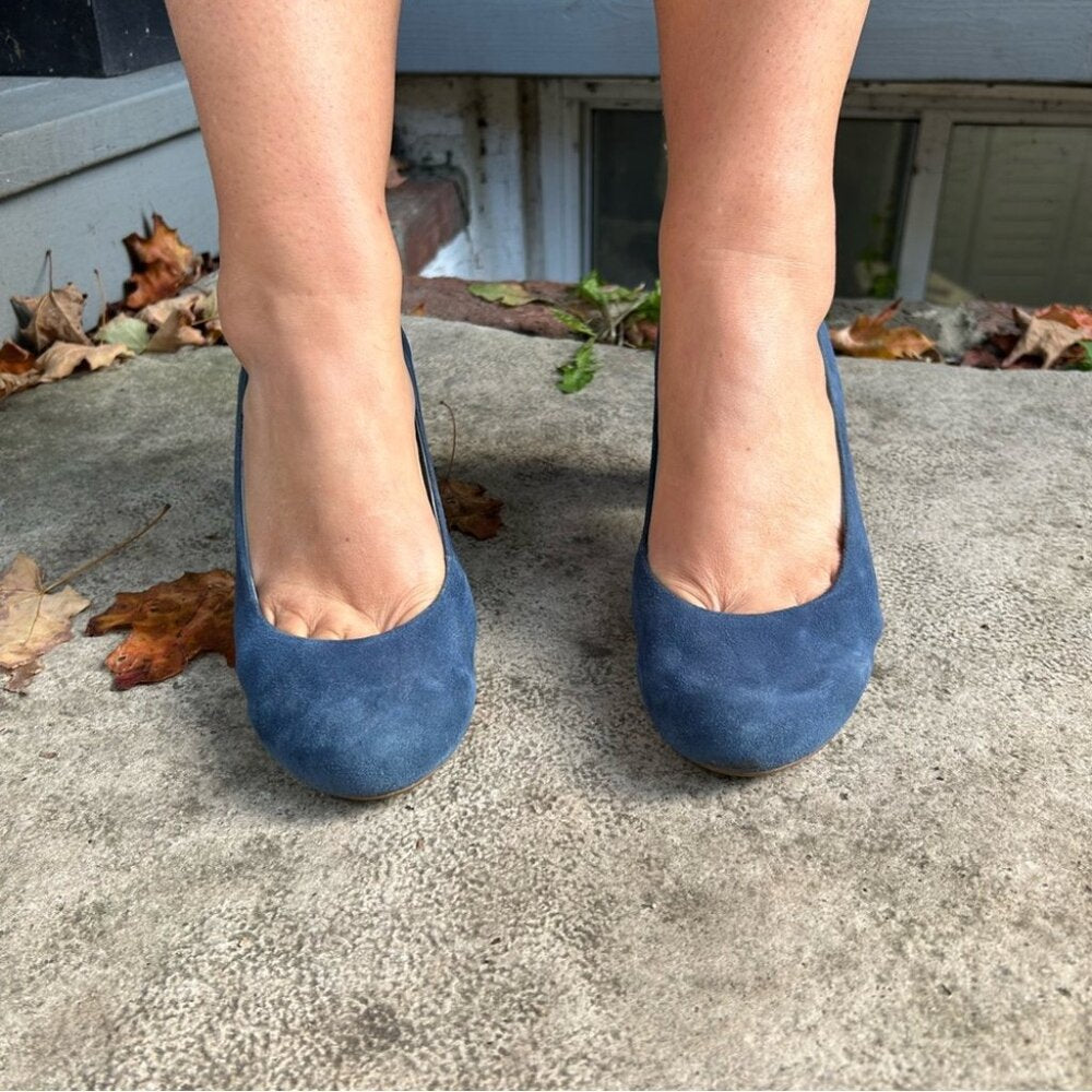 Marc The Art of Walking Blue Suede Shoes, size 9.5