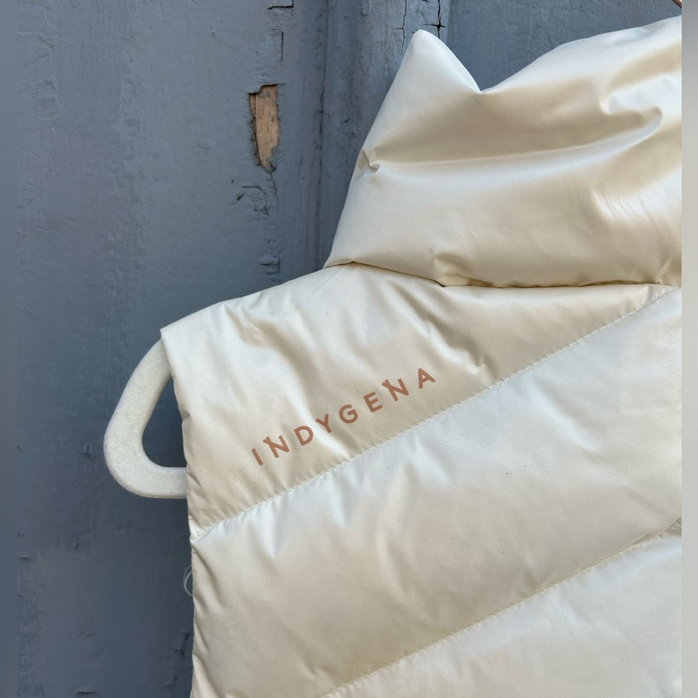 Indygena White Papluma Down Vest, size S