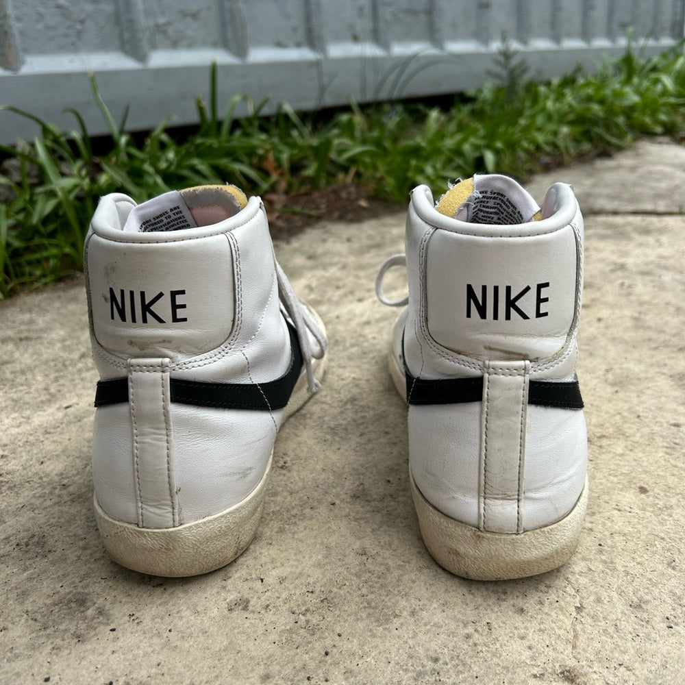 Nike black & white Blazer Mid ‘77, size 9.5 (41)