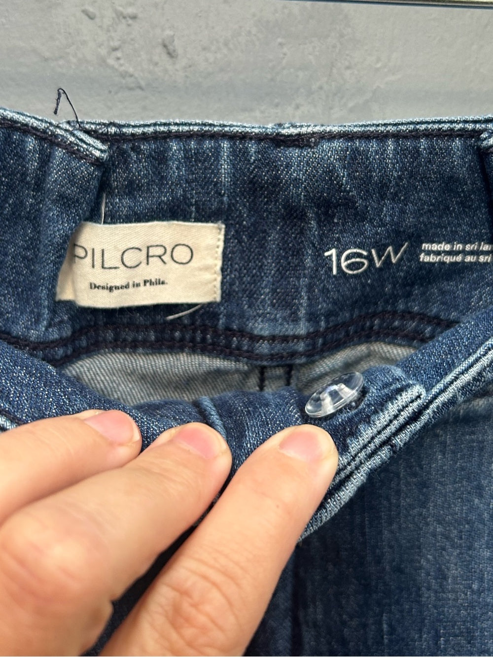Pilcro Relaxed Mid-Rise Jeans, size 16