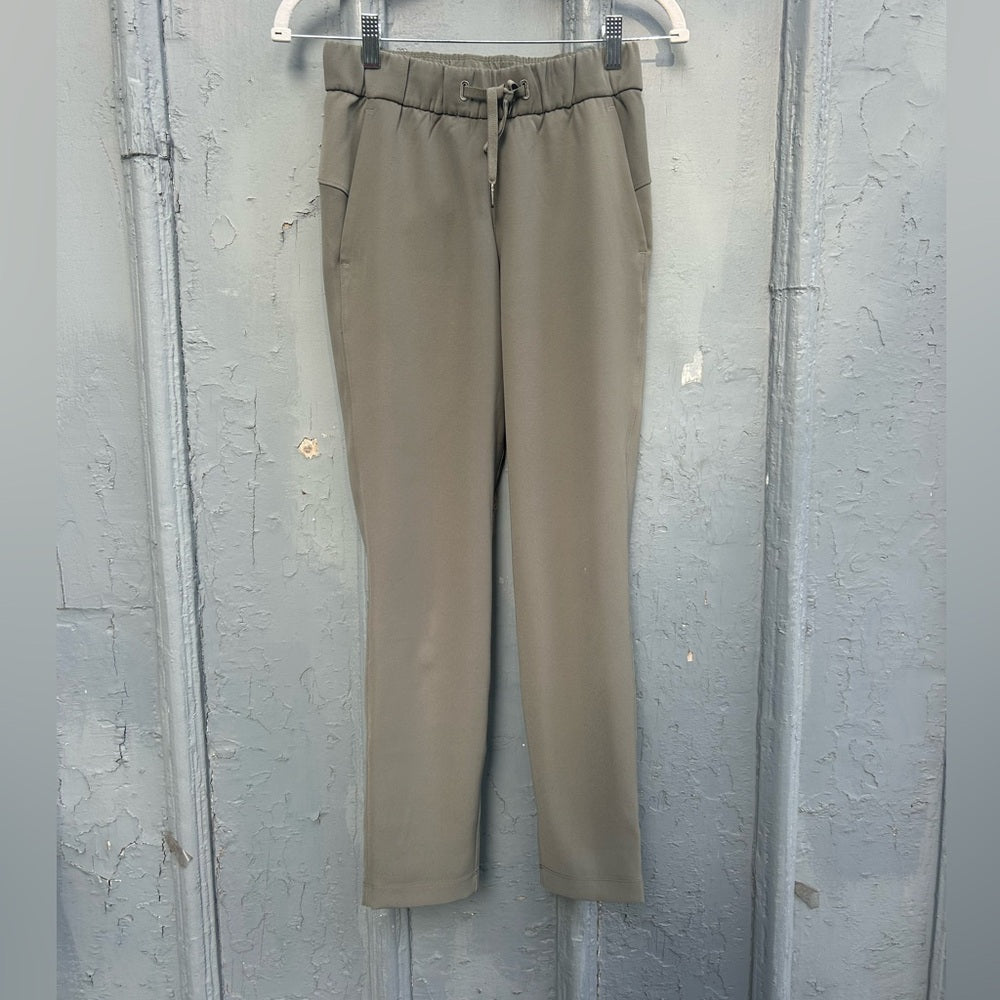 Lululemon On The Fly Joggers, size 2