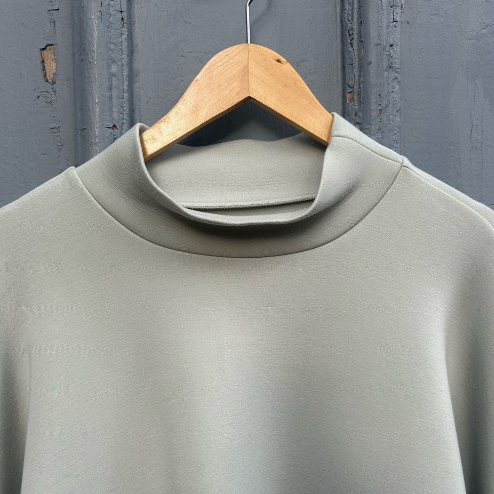 Leze the Label Maya Turtleneck, Matcha, size XL