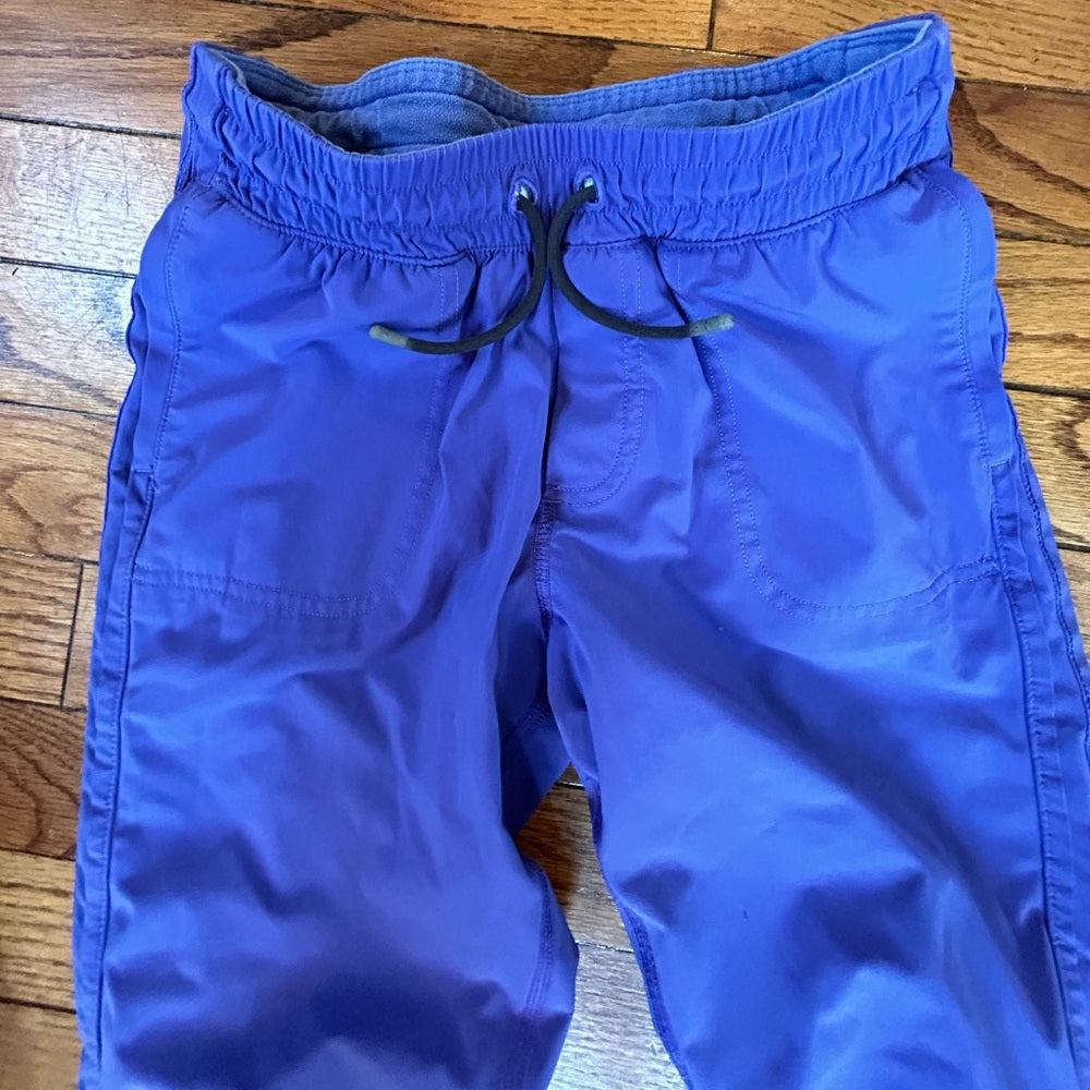 Ivivva by Lululemon Power Purple Live to Move Crop Pants, size 8