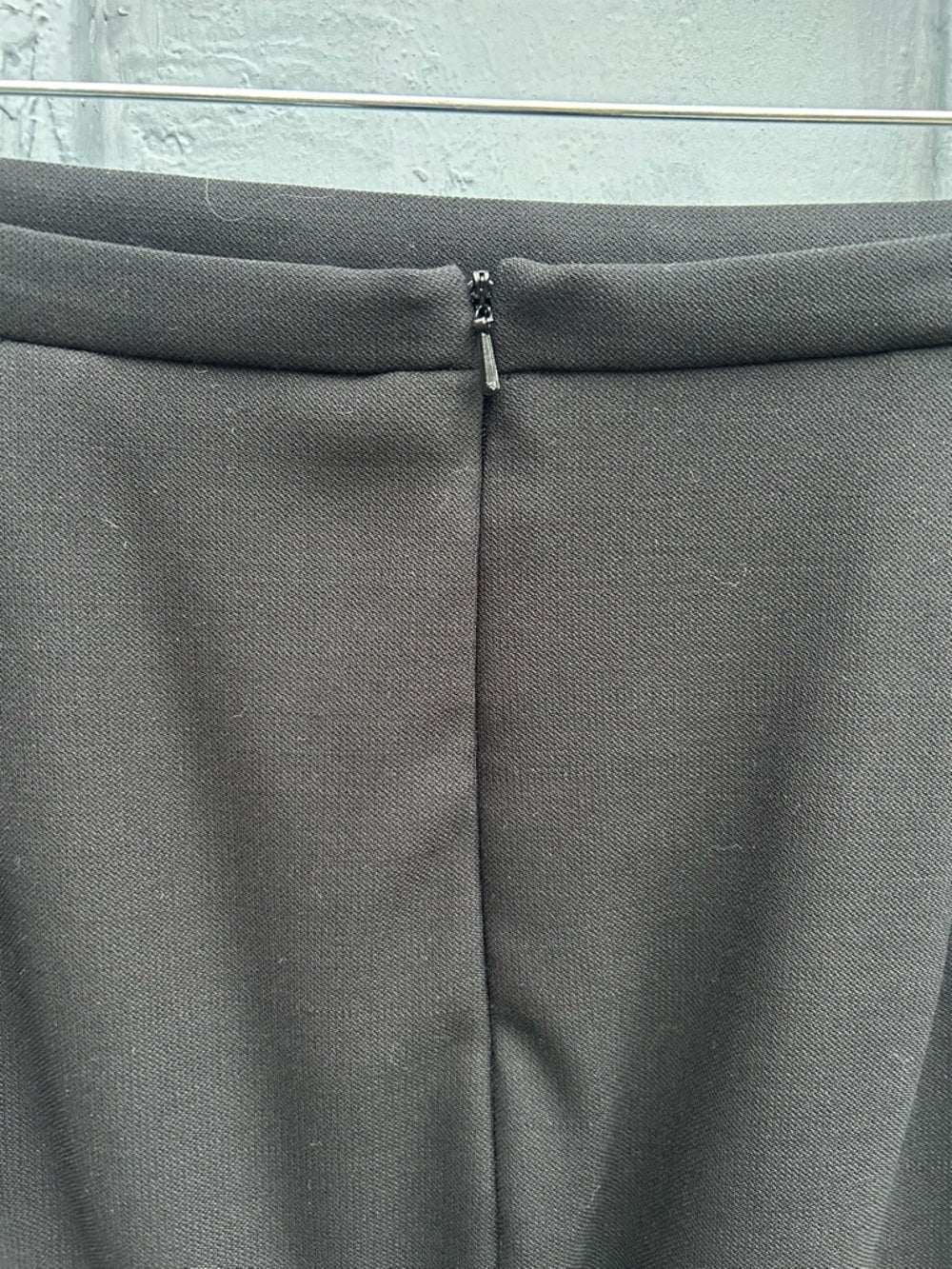 Weekend MaxMara Black midi Skirt, size 10 (more like 8)