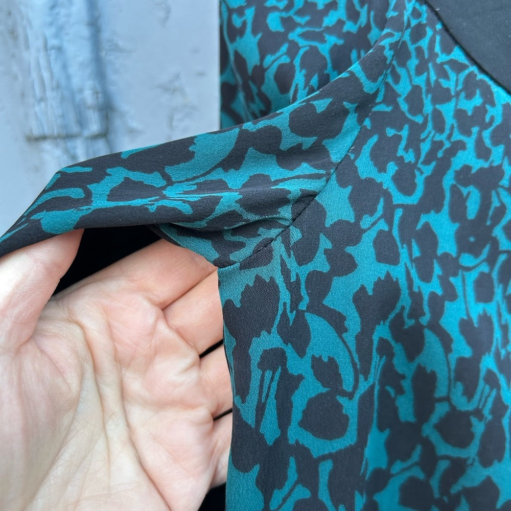 Diane Von Furstenberg silk Natita Blouse, size 4