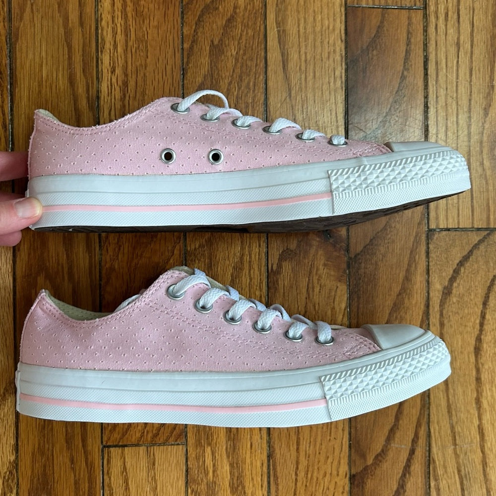 Converse Chuck Taylor All Star Pink Ox, BNIB, size 7.5