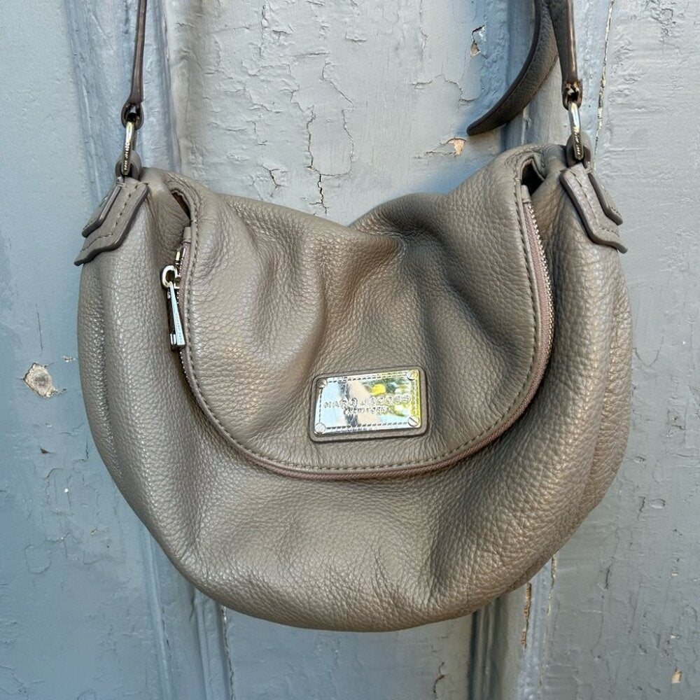 Marc Jacobs Natasha Grey Crossbody, 14”x11”x4”