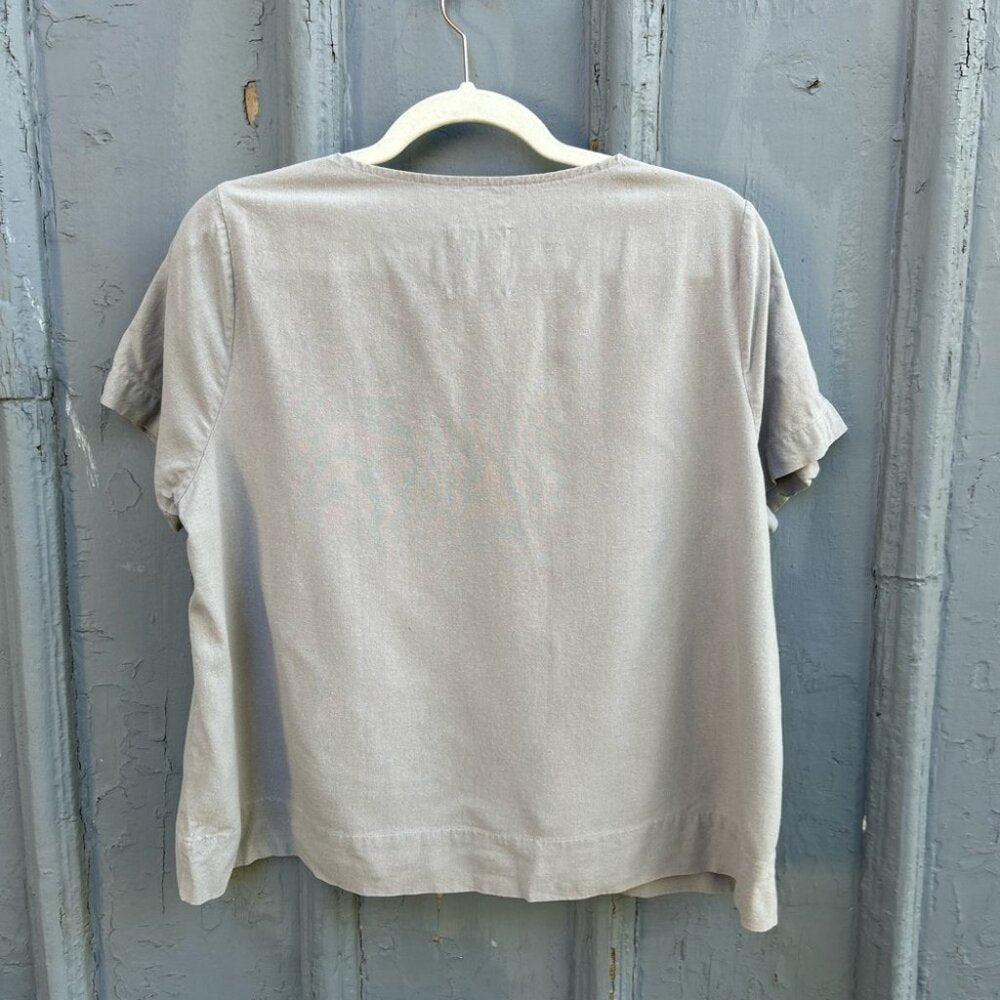 Jamie and the Jones The Staple Basic tee, size Small