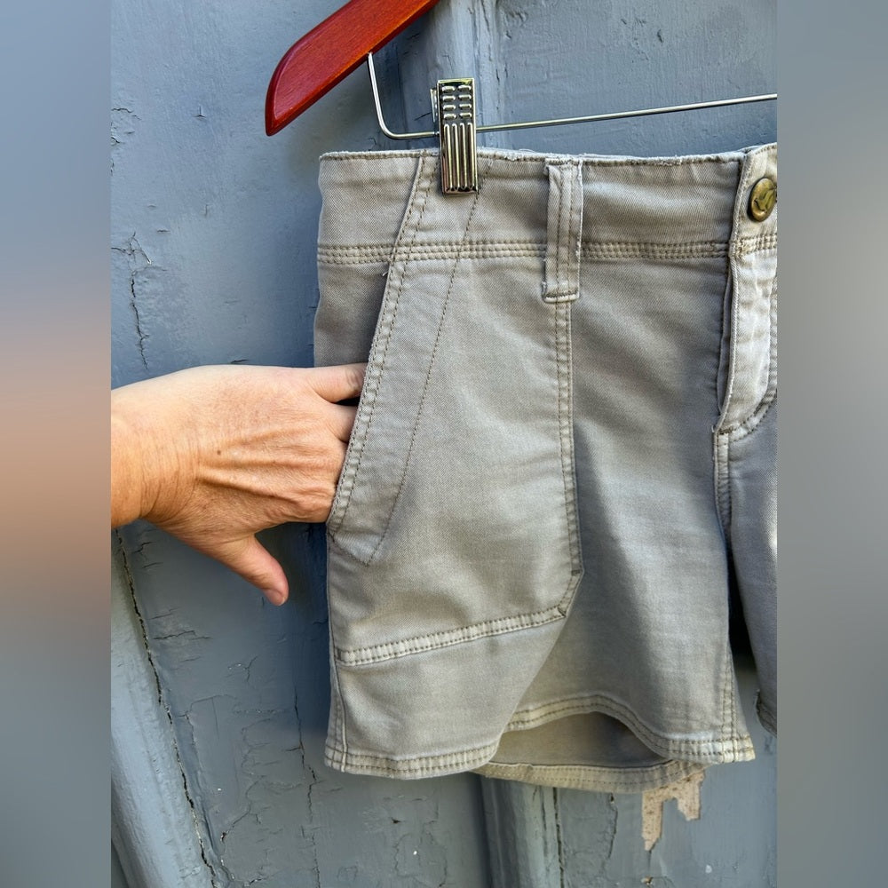 Free People Khaki Shorts, size 30