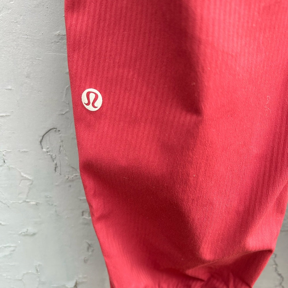 Lululemon Merlot Dance Studio Jogger, size 6