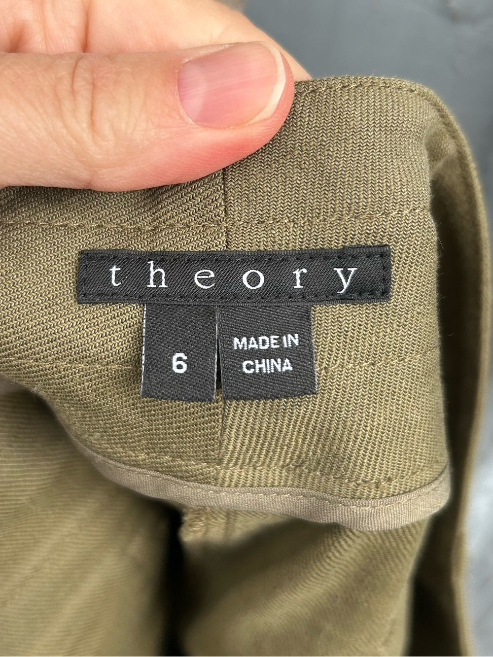 Theory linen cotton khaki shorts, size 6