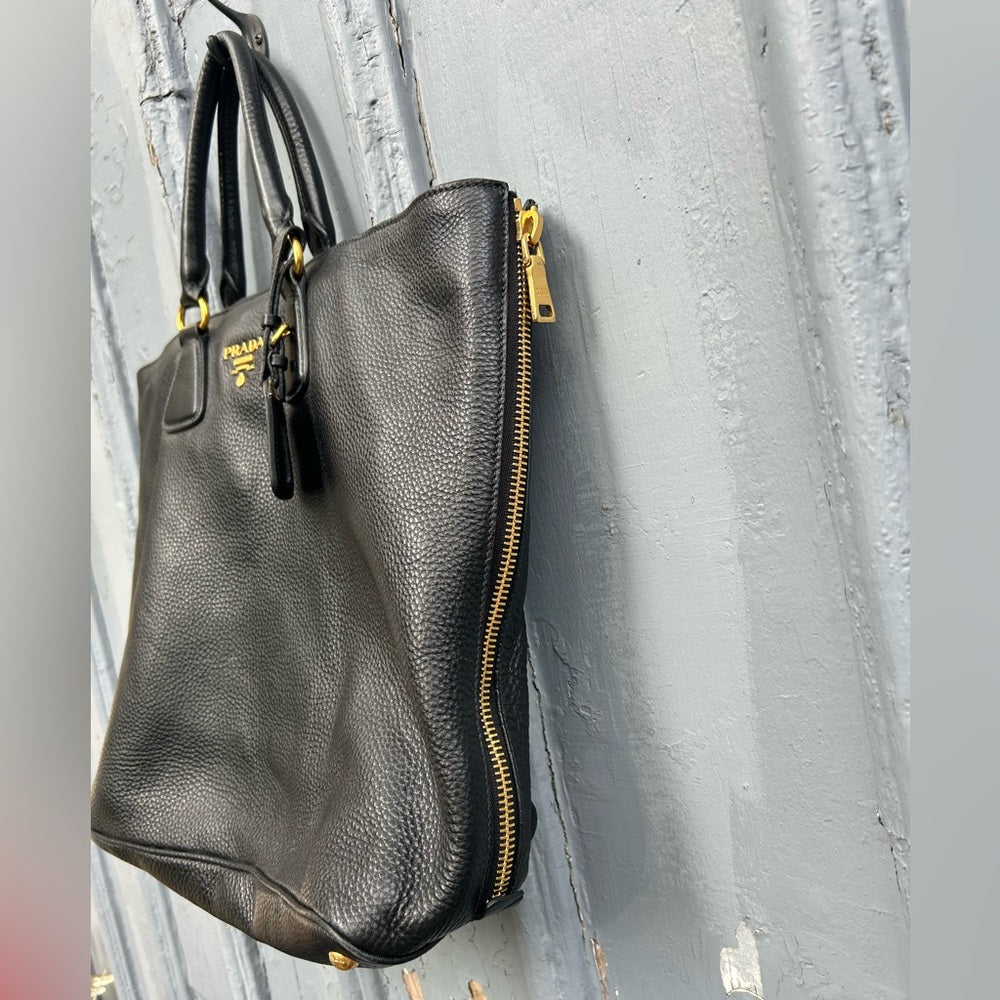 Prada Vitello Daino Zippy Shopping Bag Nero, 17.5” x 13.5” x 6”