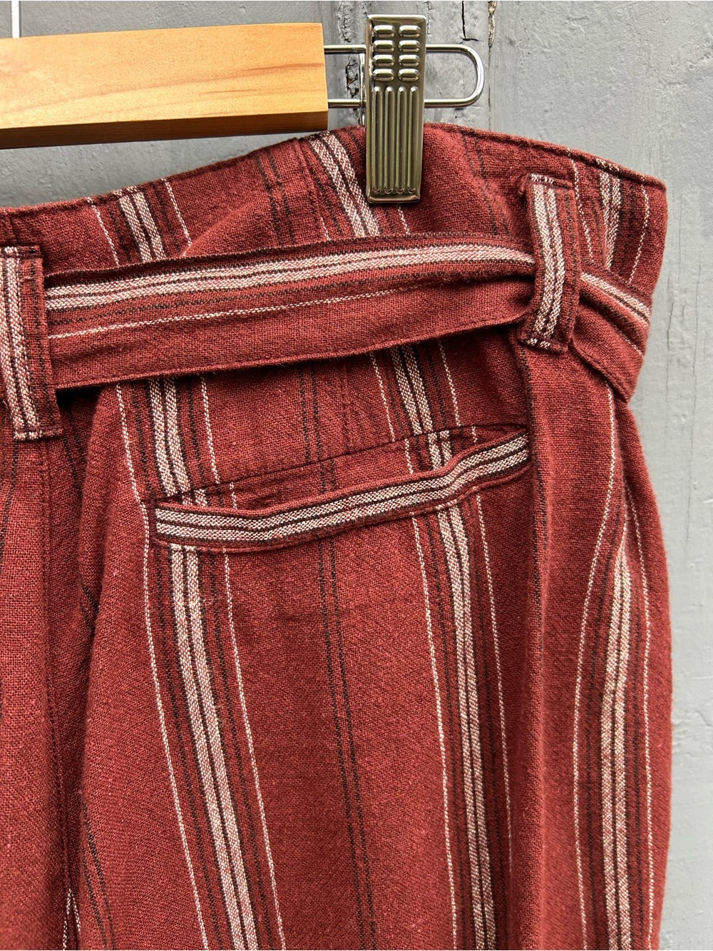 Sanctuary linen blend merlot striped pants, size 29
