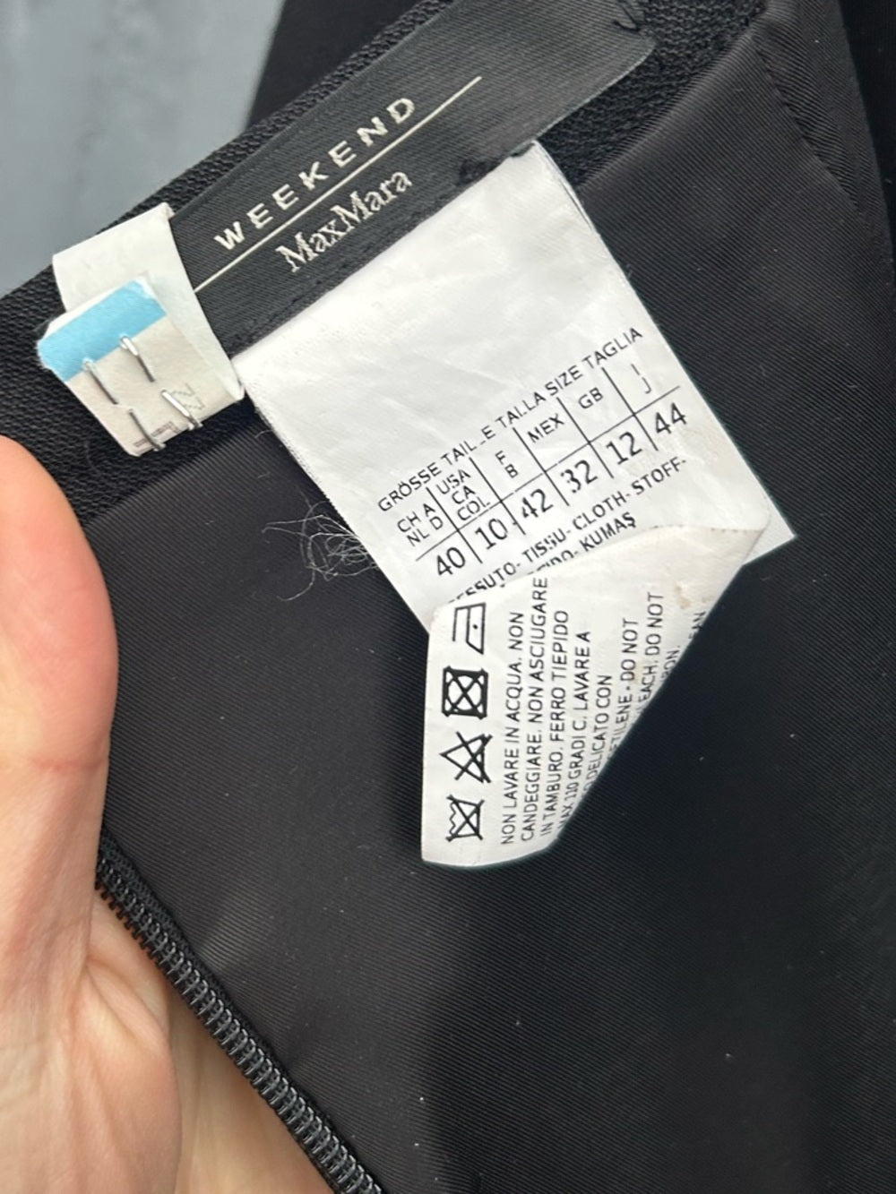 Weekend MaxMara Black midi Skirt, size 10 (more like 8)