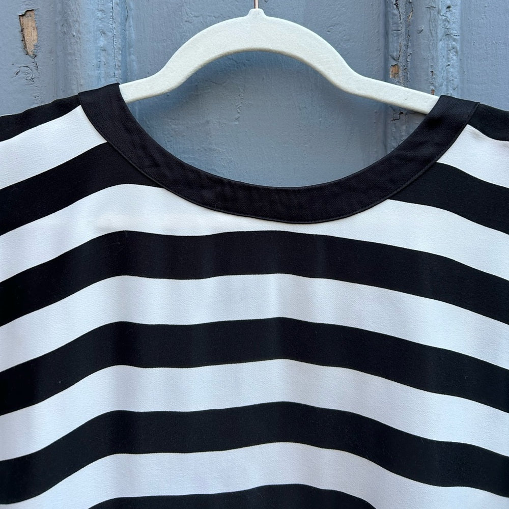 Maeve Black & White Batwing Button-Back Tee, size Large