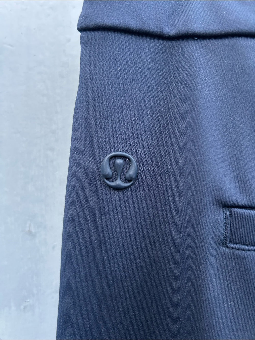 Lululemon Navy Tapered-Leg Mid-Rise Pant 7/8 Length, M