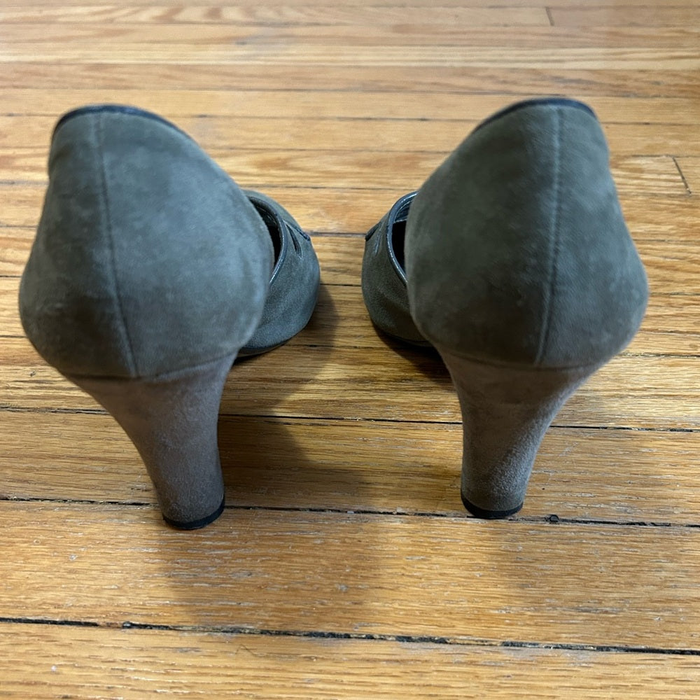 BCBG Grey Suede Mary Jane block heels, size 40 (US10)