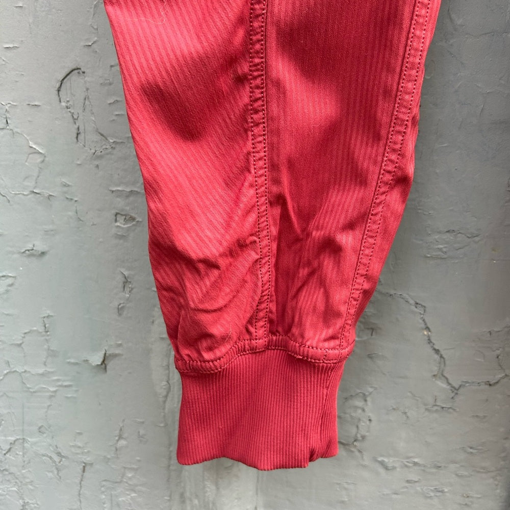 Lululemon Merlot Dance Studio Jogger, size 6