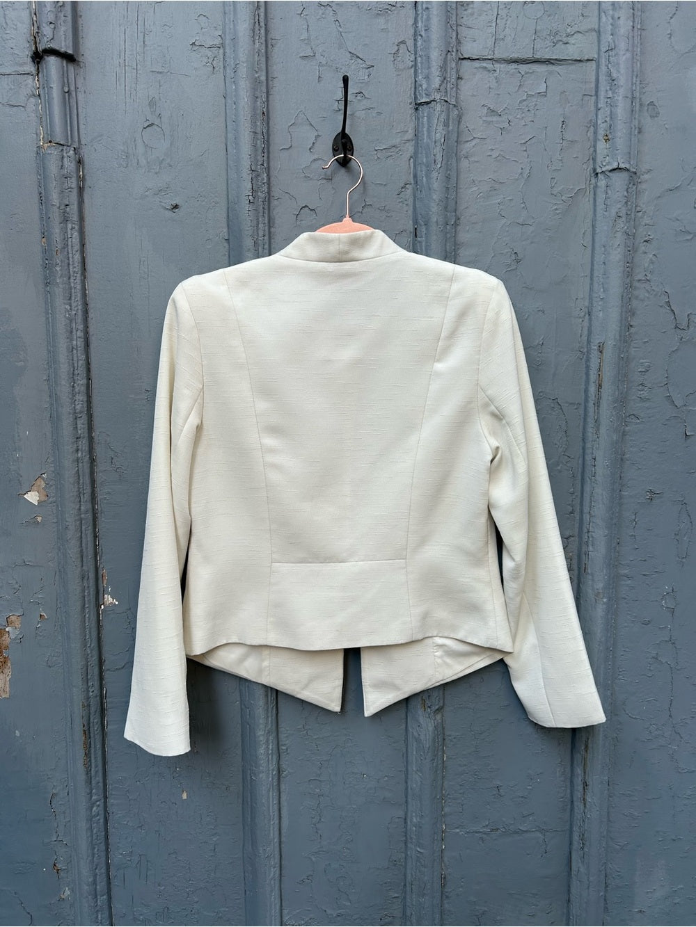 Grayes White textured collarless Kirstine blazer, size 8