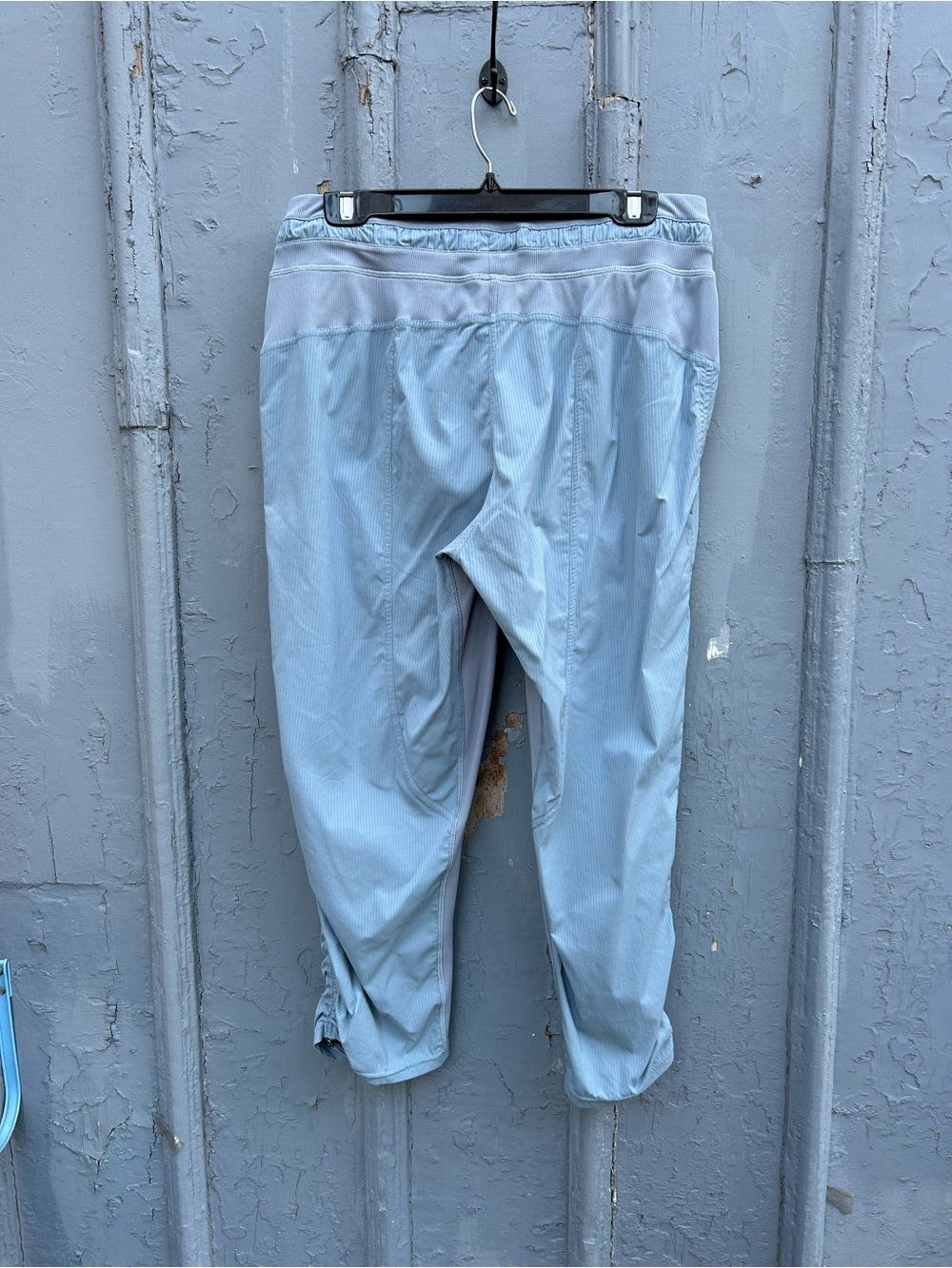 Lululemon Dance Studio Mid-Rise Crop, size 12