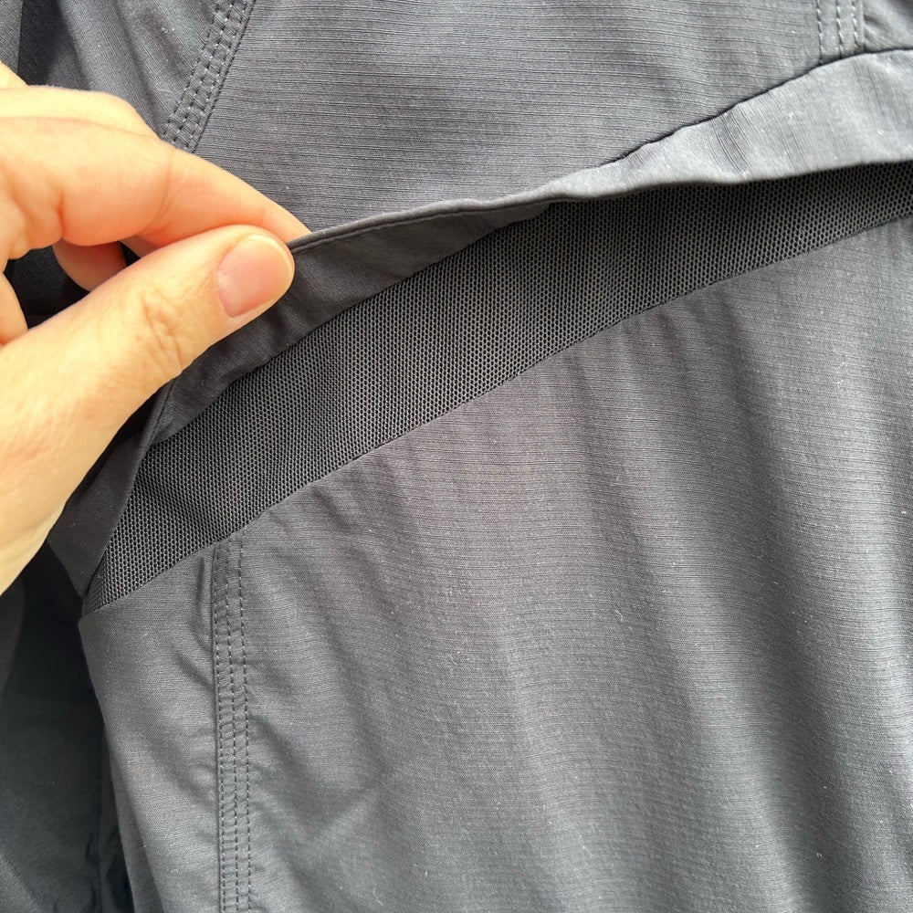 Indygena Black Slinga II Jacket, size Small
