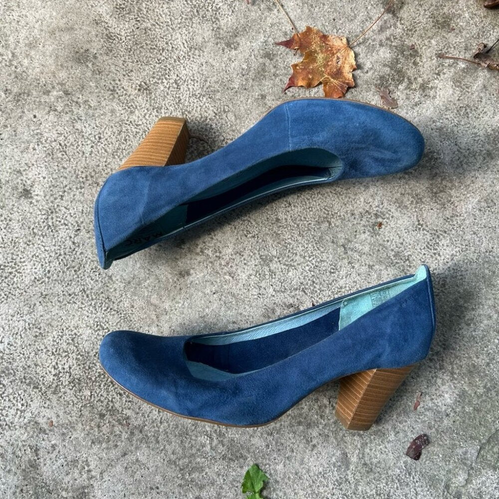 Marc The Art of Walking Blue Suede Shoes, size 9.5