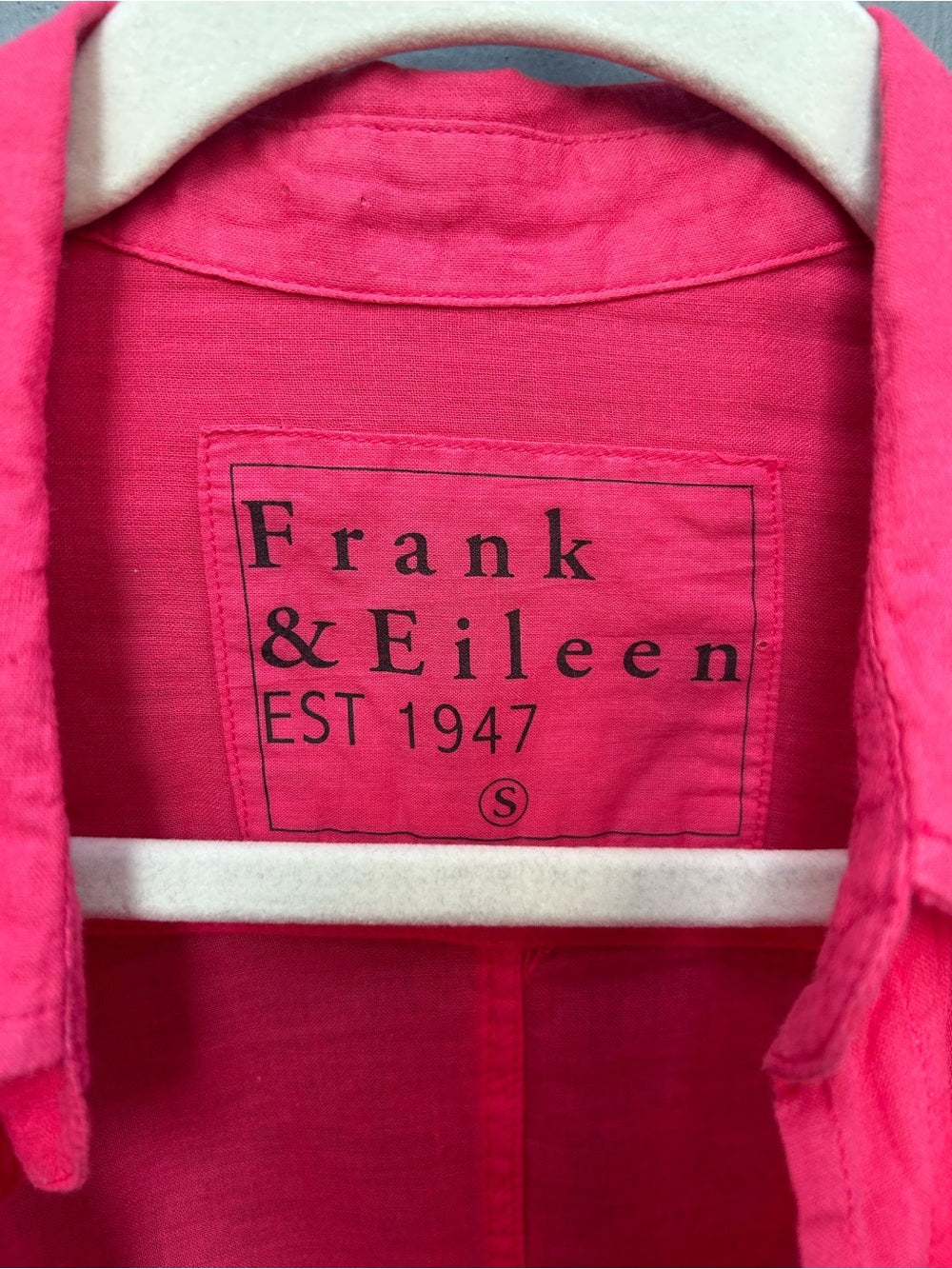 Frank & Eileen Raspberry Pink Button-down, Small