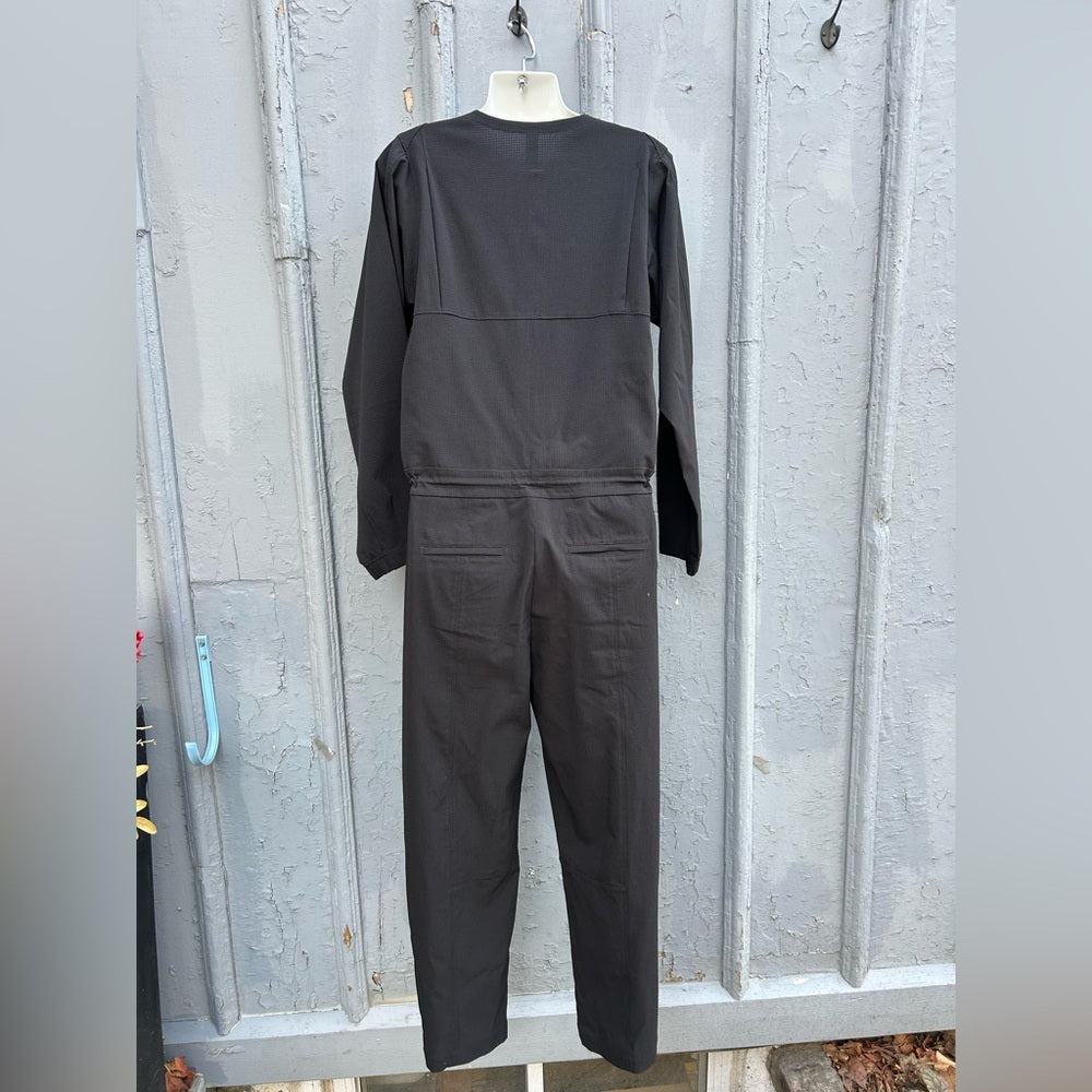 Lululemon Ventlight Zippered Jumpsuit Black, size 6