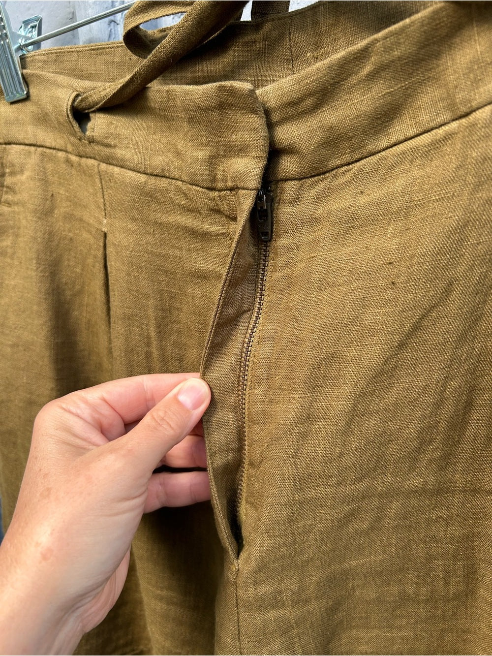 Massimo Dutti Linen shorts, size 10
