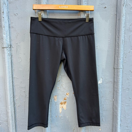 Lululemon Black Wunder Under Crop, size 8