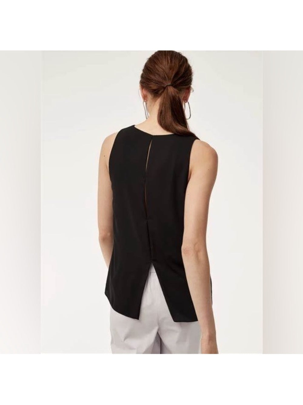 Babaton Sleeveless Maddox Blouse, size S