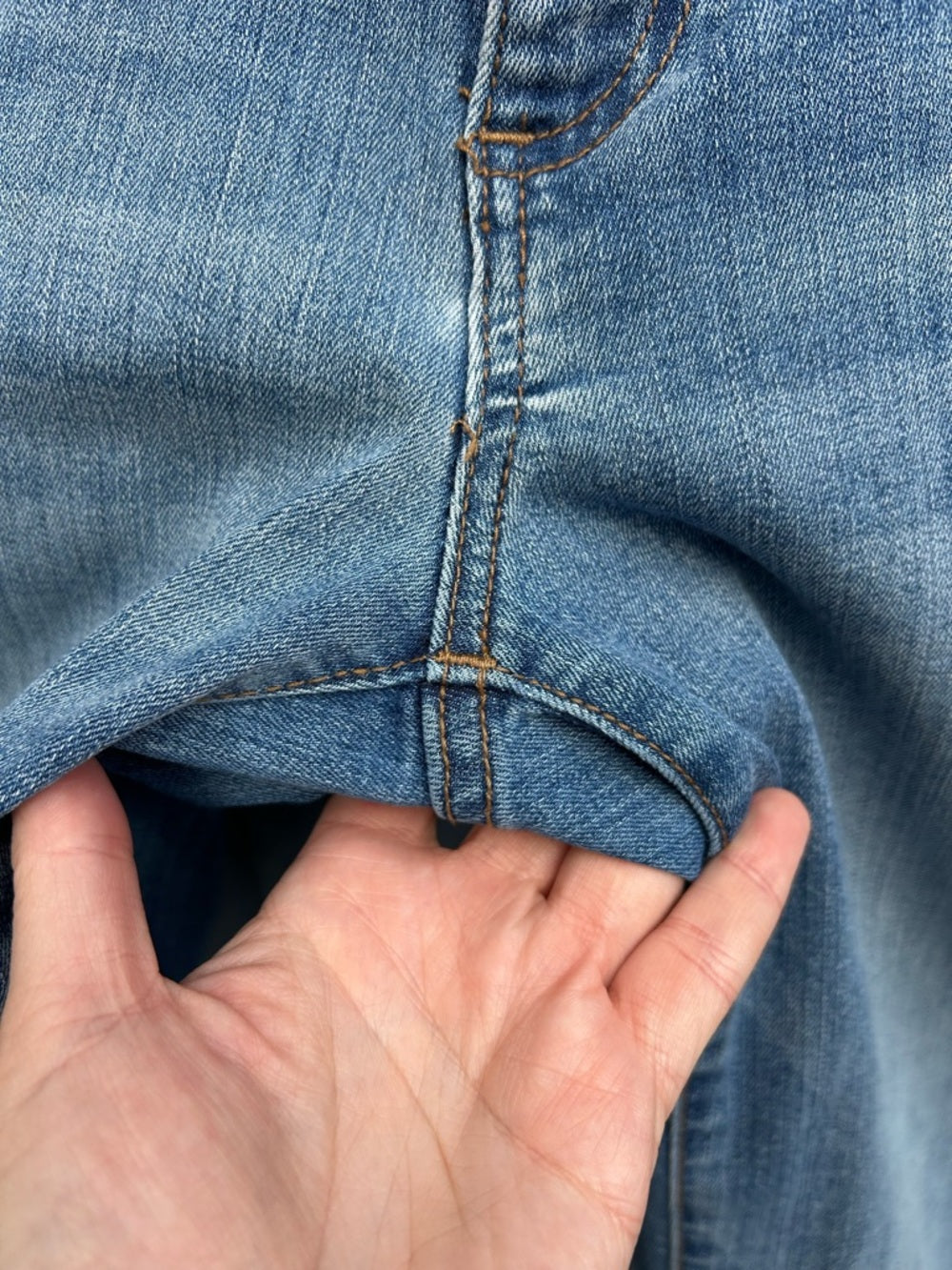 Kut from the Kloth Catherine Boyfriend Jeans, size 8