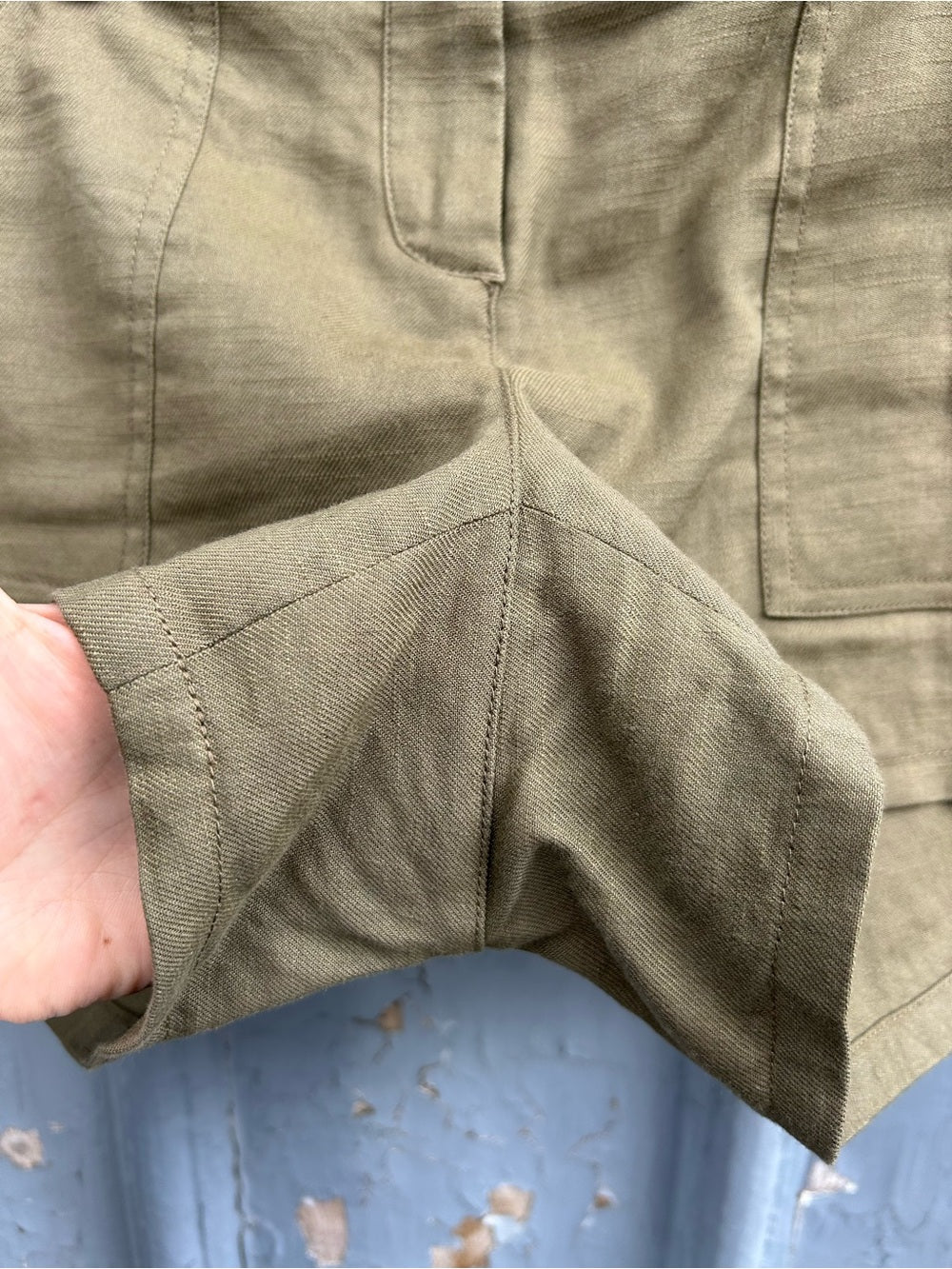 Theory linen cotton khaki shorts, size 6