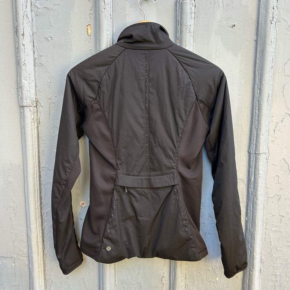 Lululemon Run For Cold Jacket- Black Lightweight Primaloft Jacket size 4