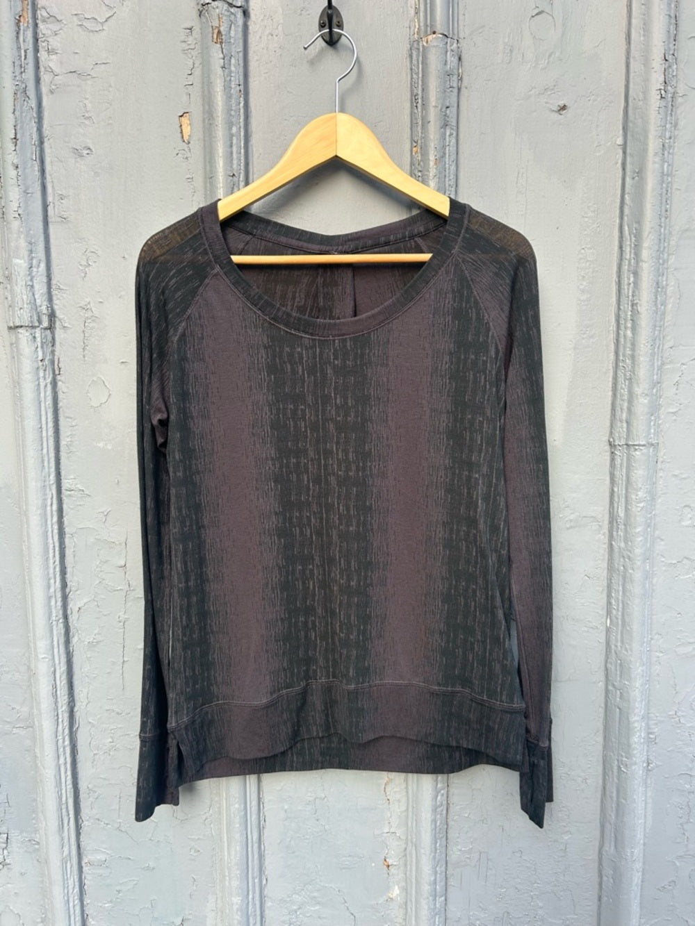 Lululemon Salutation To Savasana Long Sleeve, size 6/8