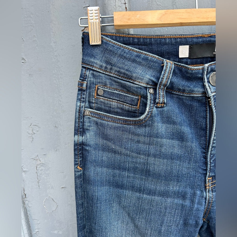 Kut from the Kloth Natalie fab ab bootcut, size “2” (small)
