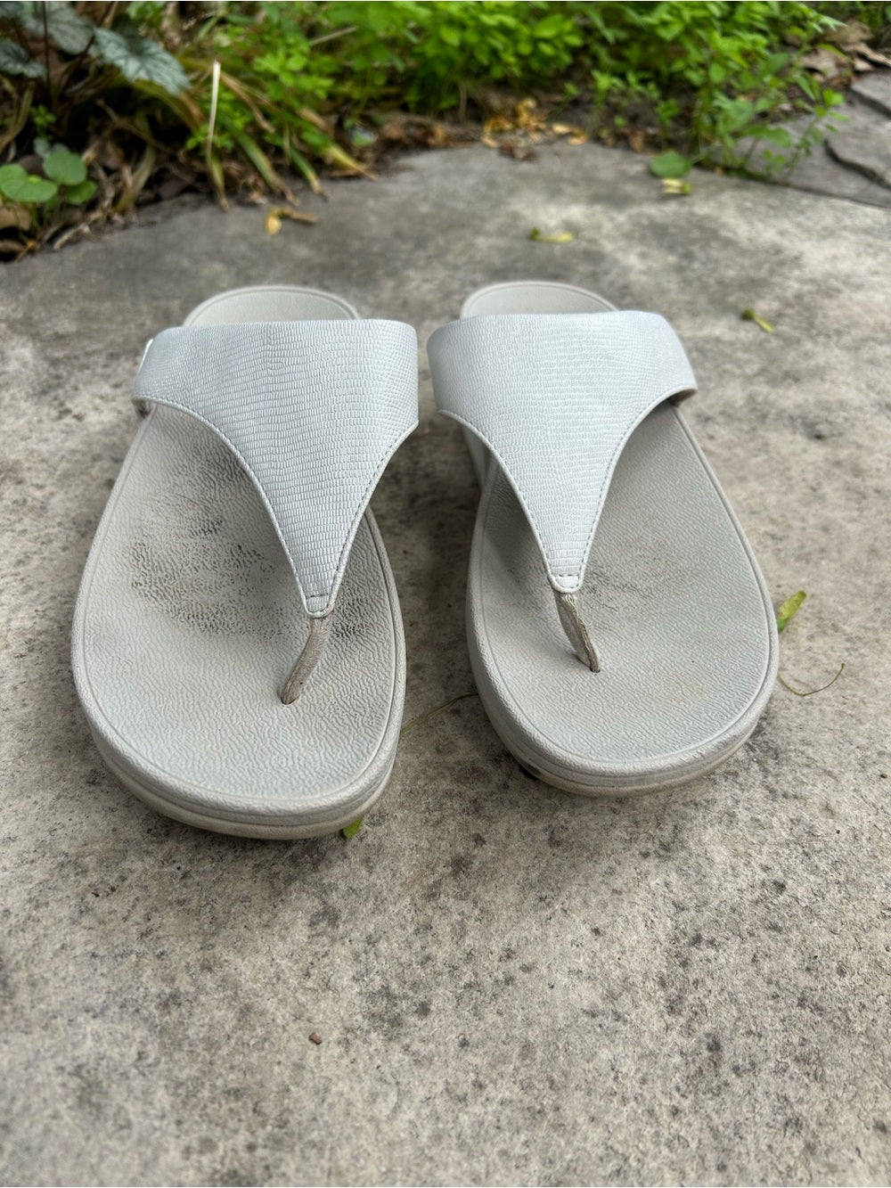Fitflop LULU Shimmerglitz Toe-Post Sandals, size 7