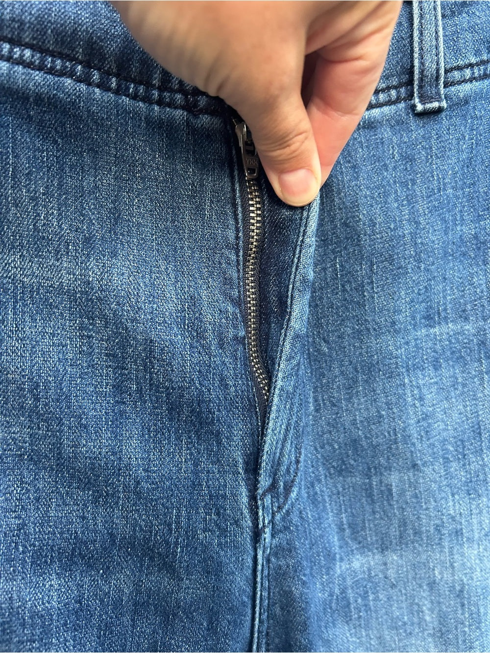 Pilcro Relaxed Mid-Rise Jeans, size 16