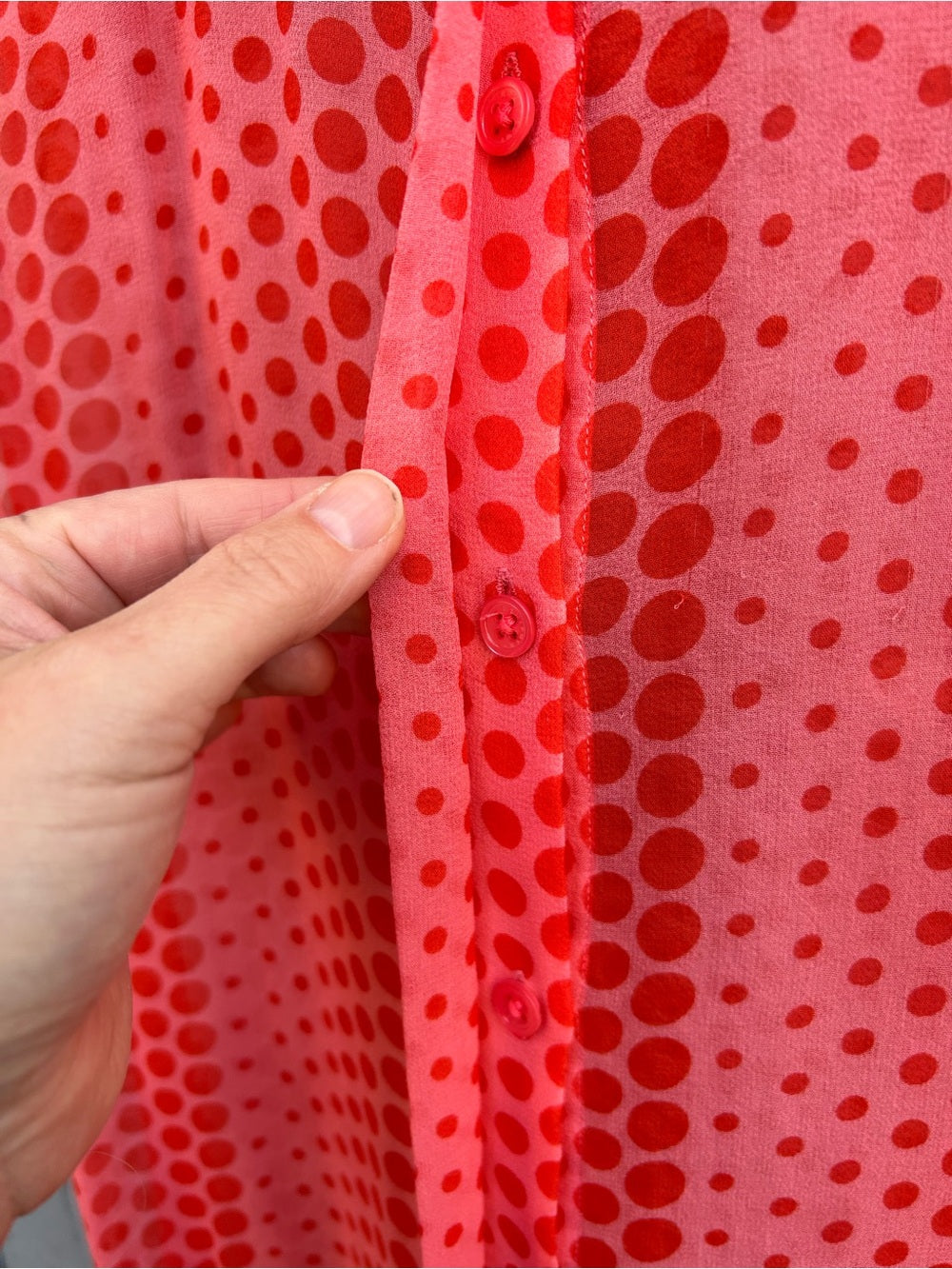 Equipment femme sheer silk pink polka dot tank, size M
