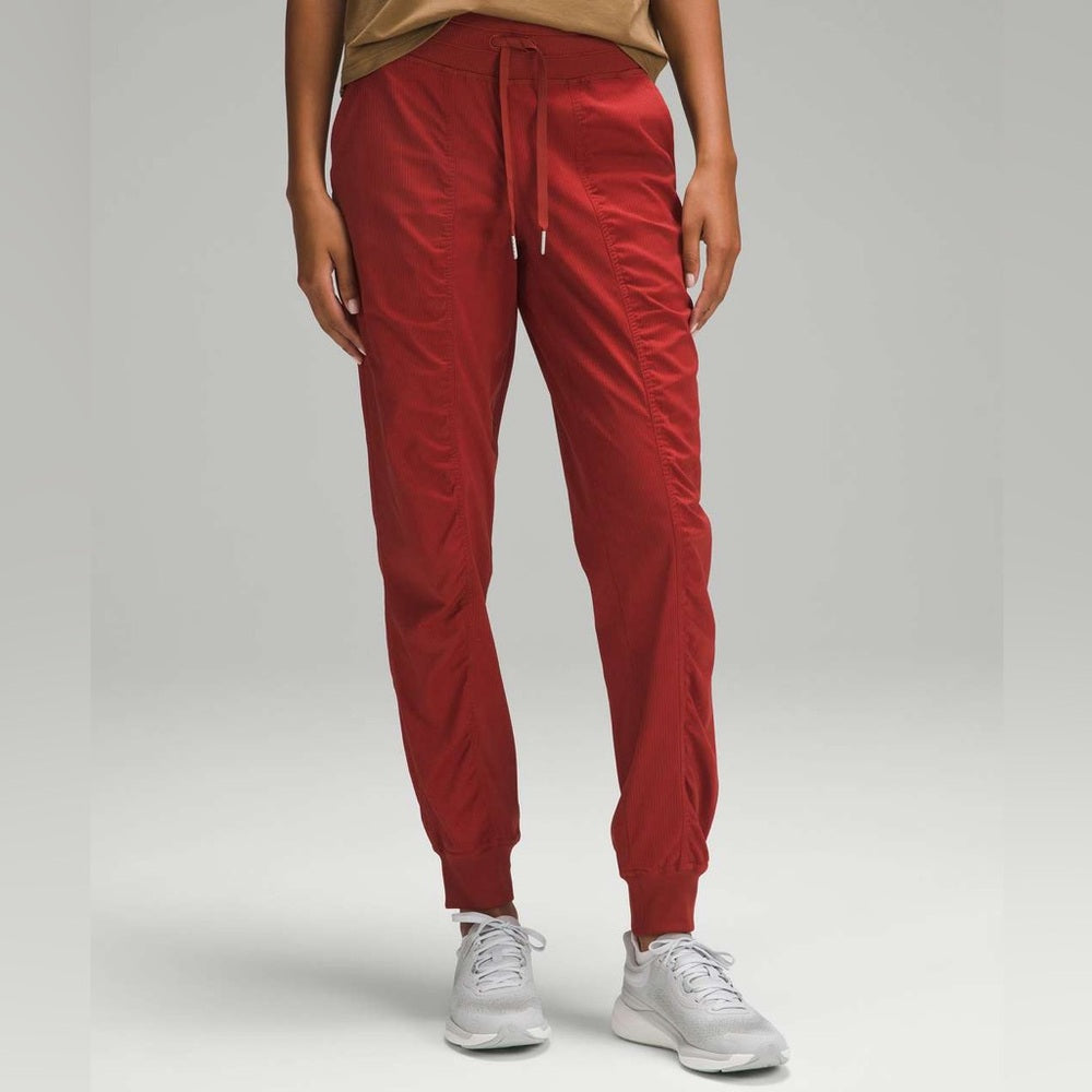 Lululemon Merlot Dance Studio Jogger, size 6