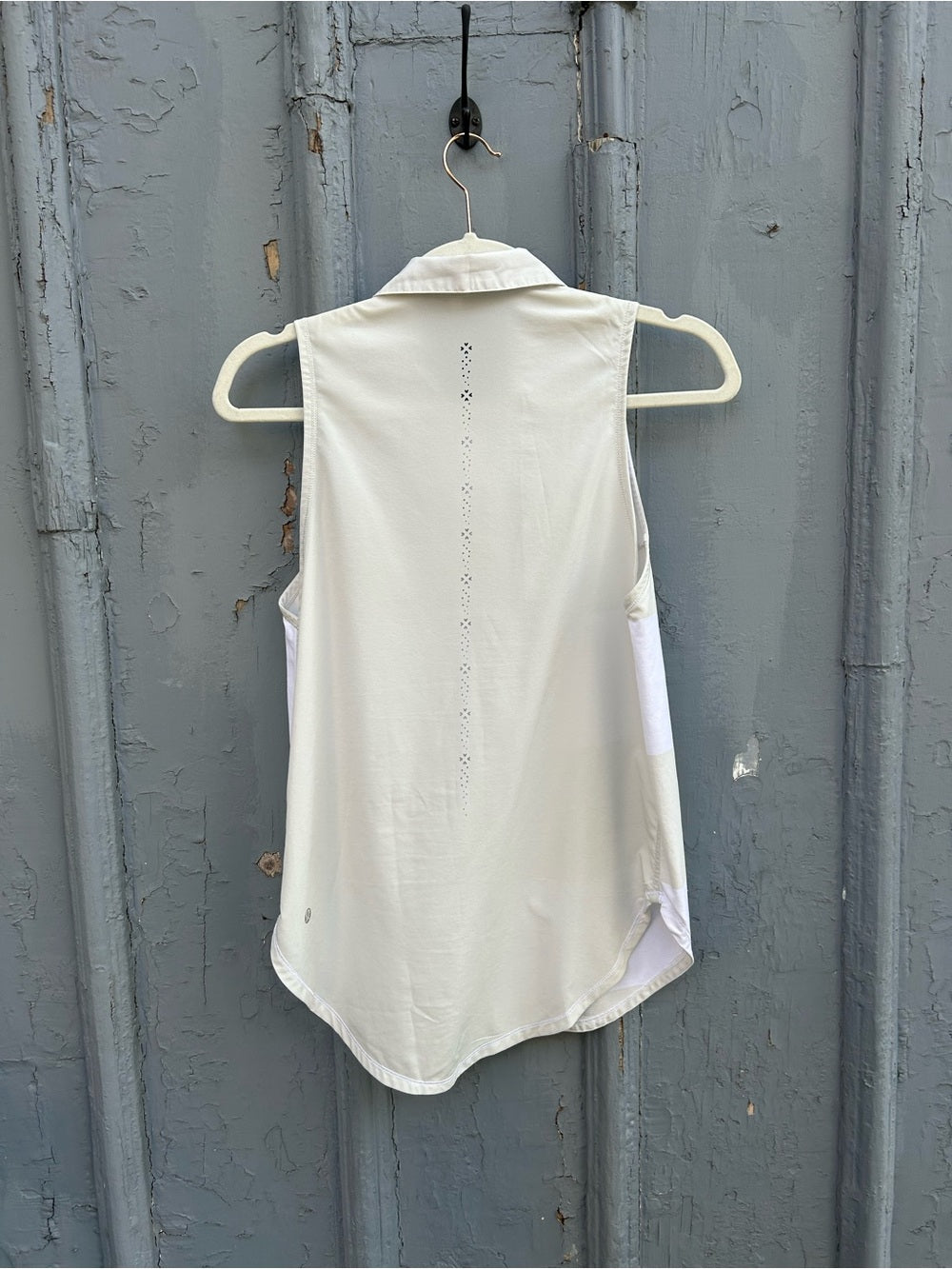 Lululemon white Hot Hitter Sleeveless Polo, size 6