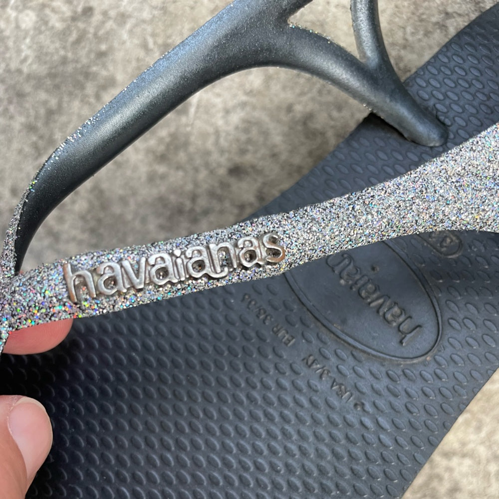 Havaianas Luna Premium Sandals, size 3/4 youth