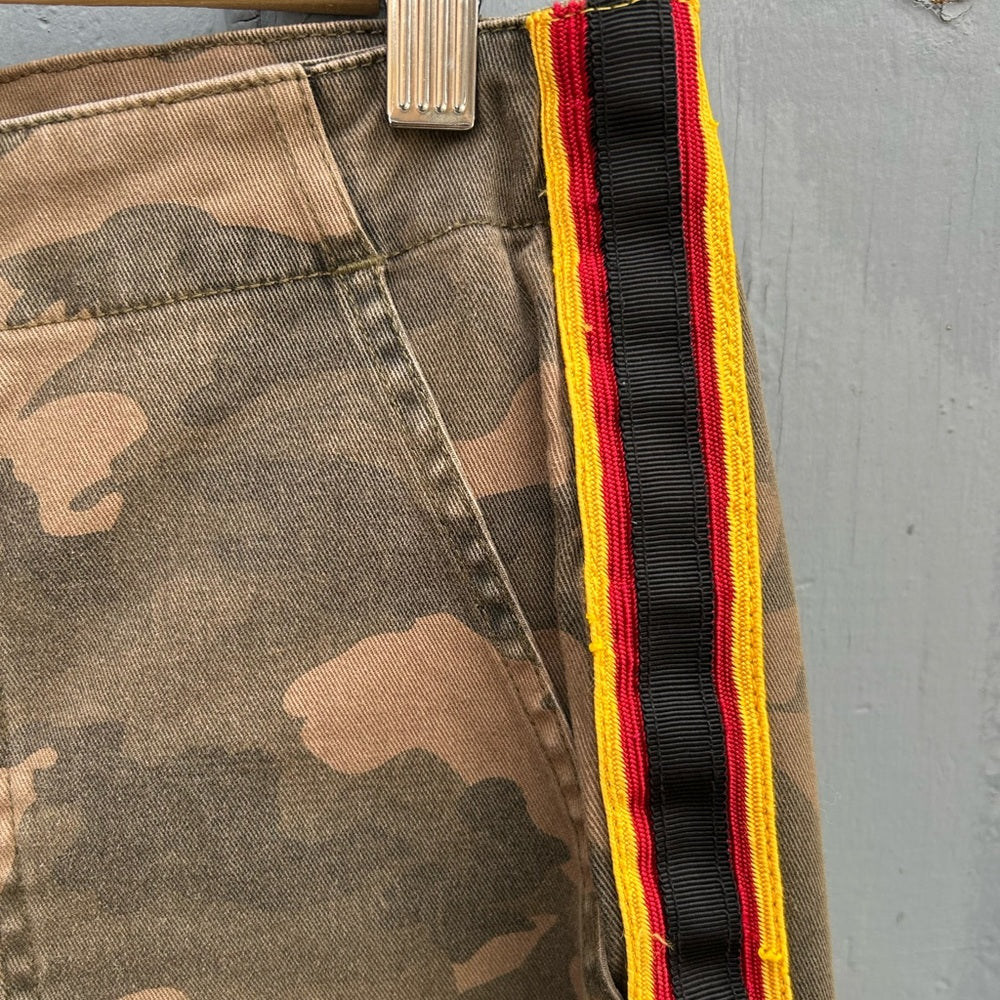 Pam & Gela Camo Side Stripe Pant in Army, size 27