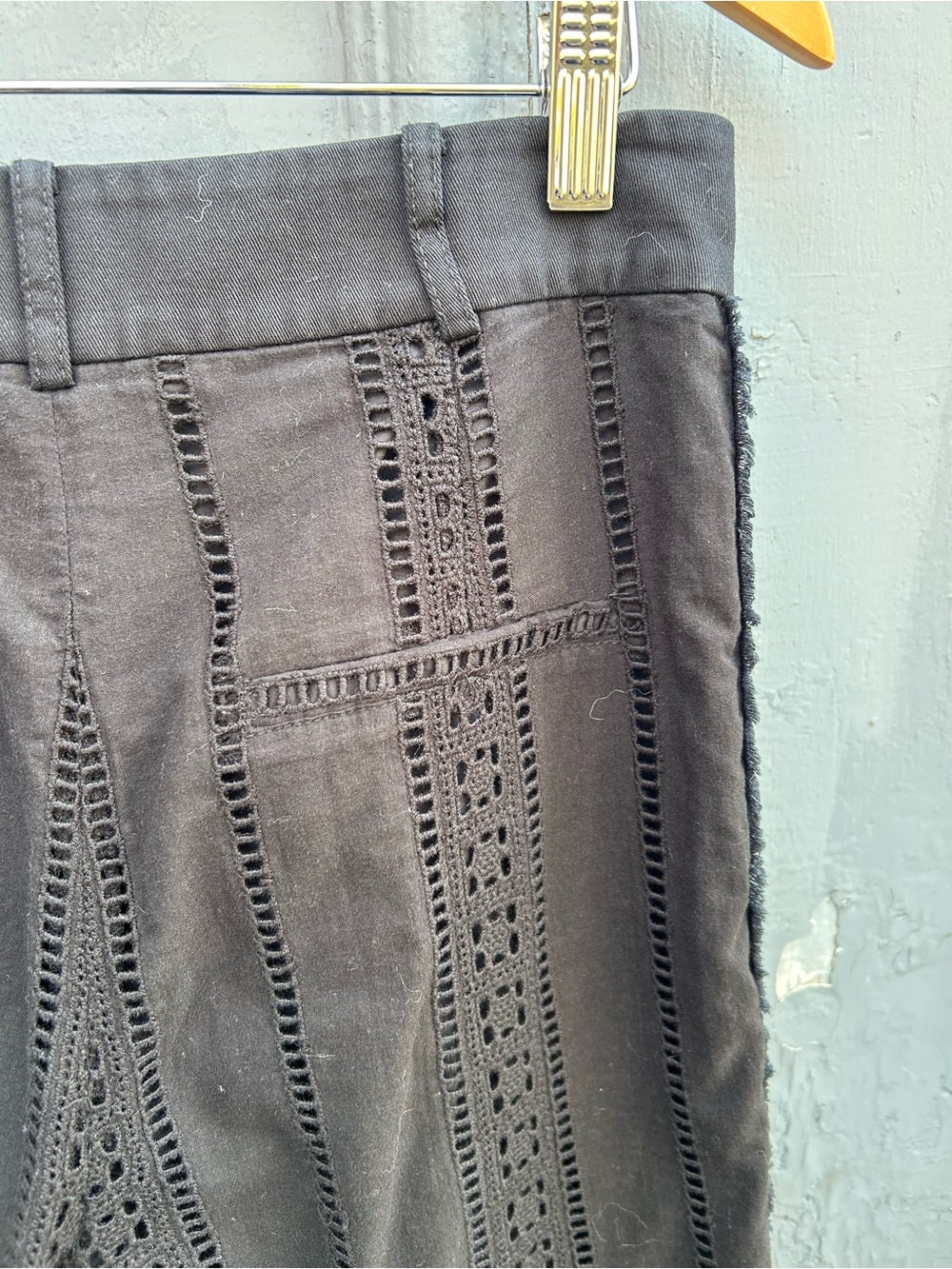 Veronica Beard Black Cotton Eyelet Gaucho pant, size 6