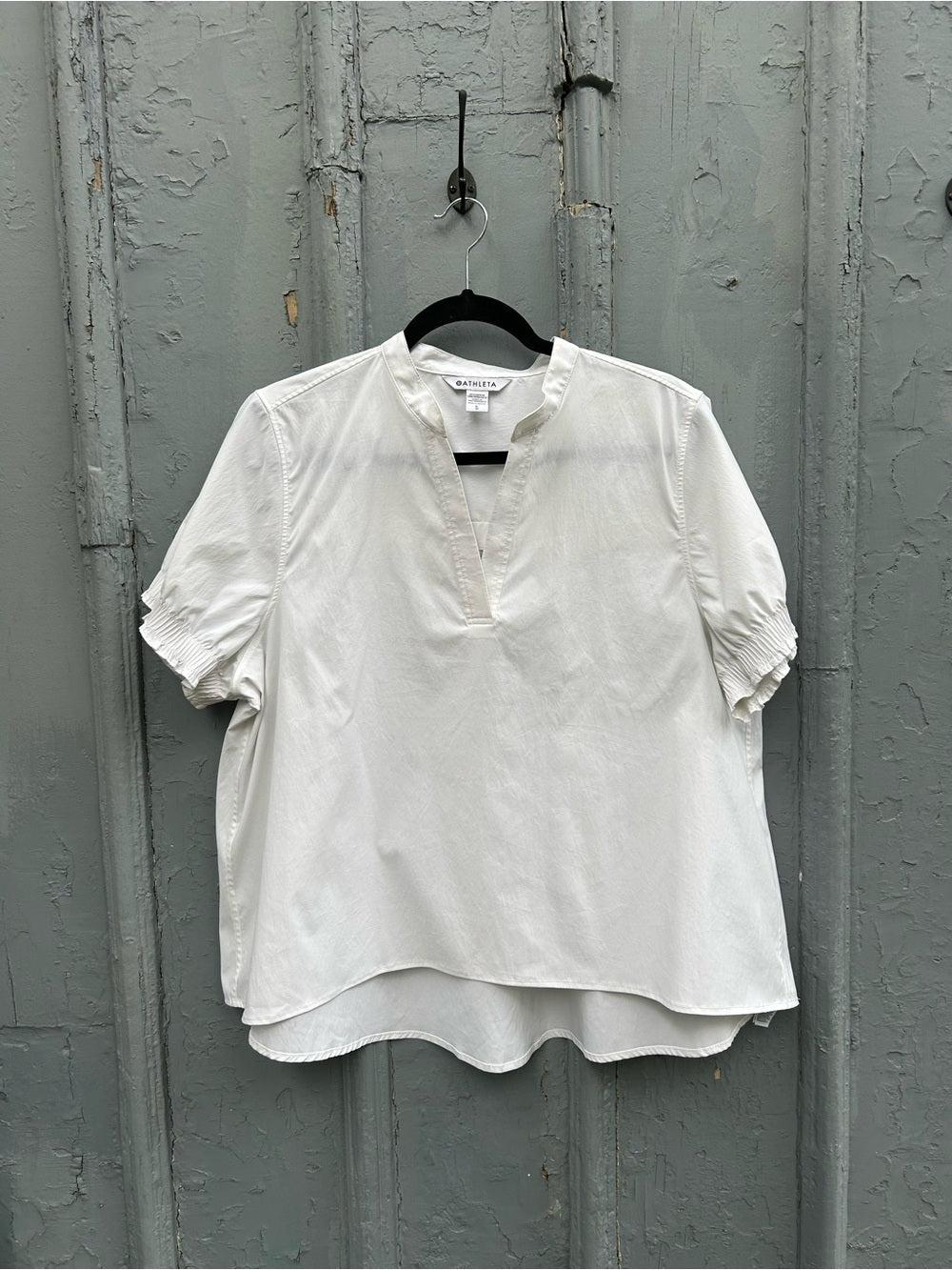 Athleta White Levitate Poplin Tee, size Large