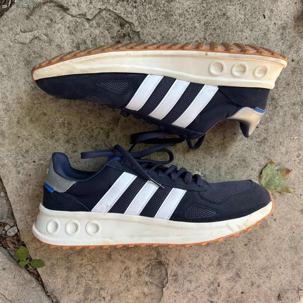 Adidas blue Cloudform Comfort sneakers, size 10.5