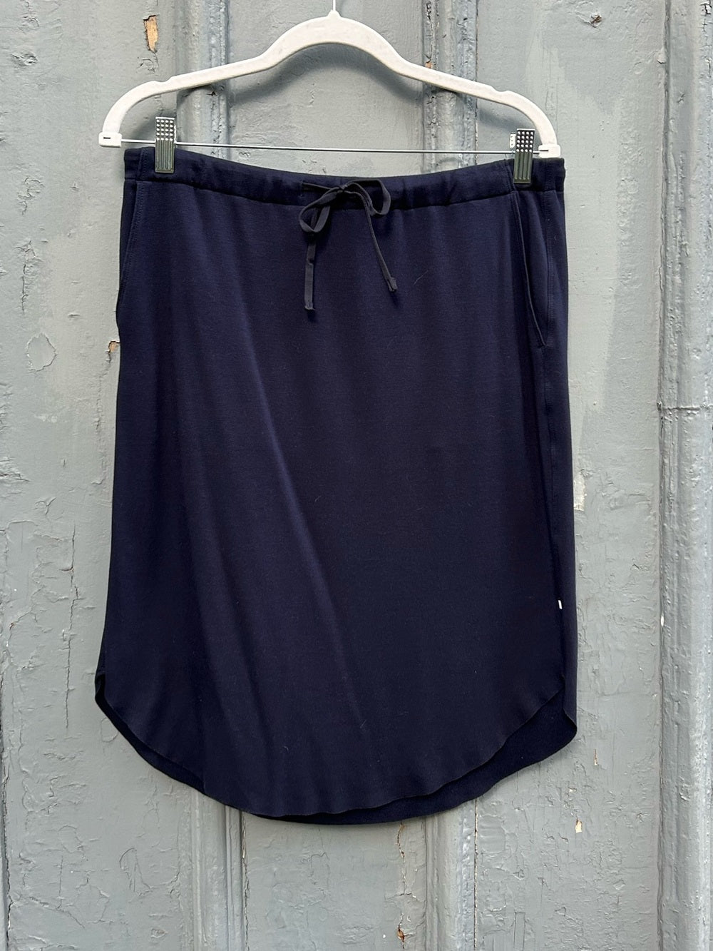 Kit & Ace Navy Midi skirt, Large